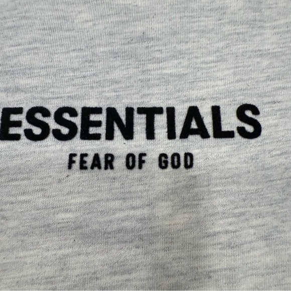 Fear of God Essentials Light Oatmeal Short Sleeve T-Shirt Size XL NWT - Picture 1 of 7